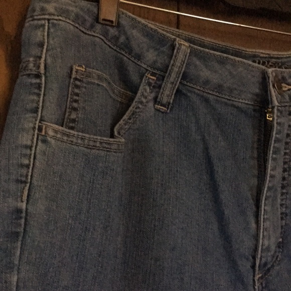 Capri Jeans - Picture 2 of 5